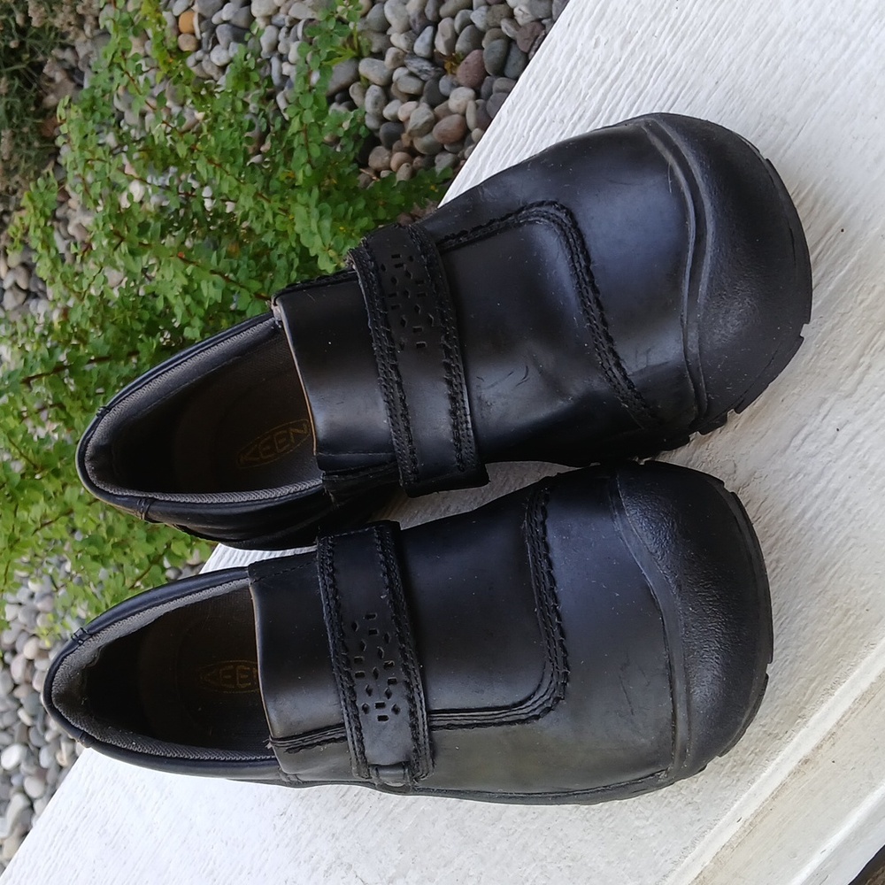 Black KEEN Slip-ons